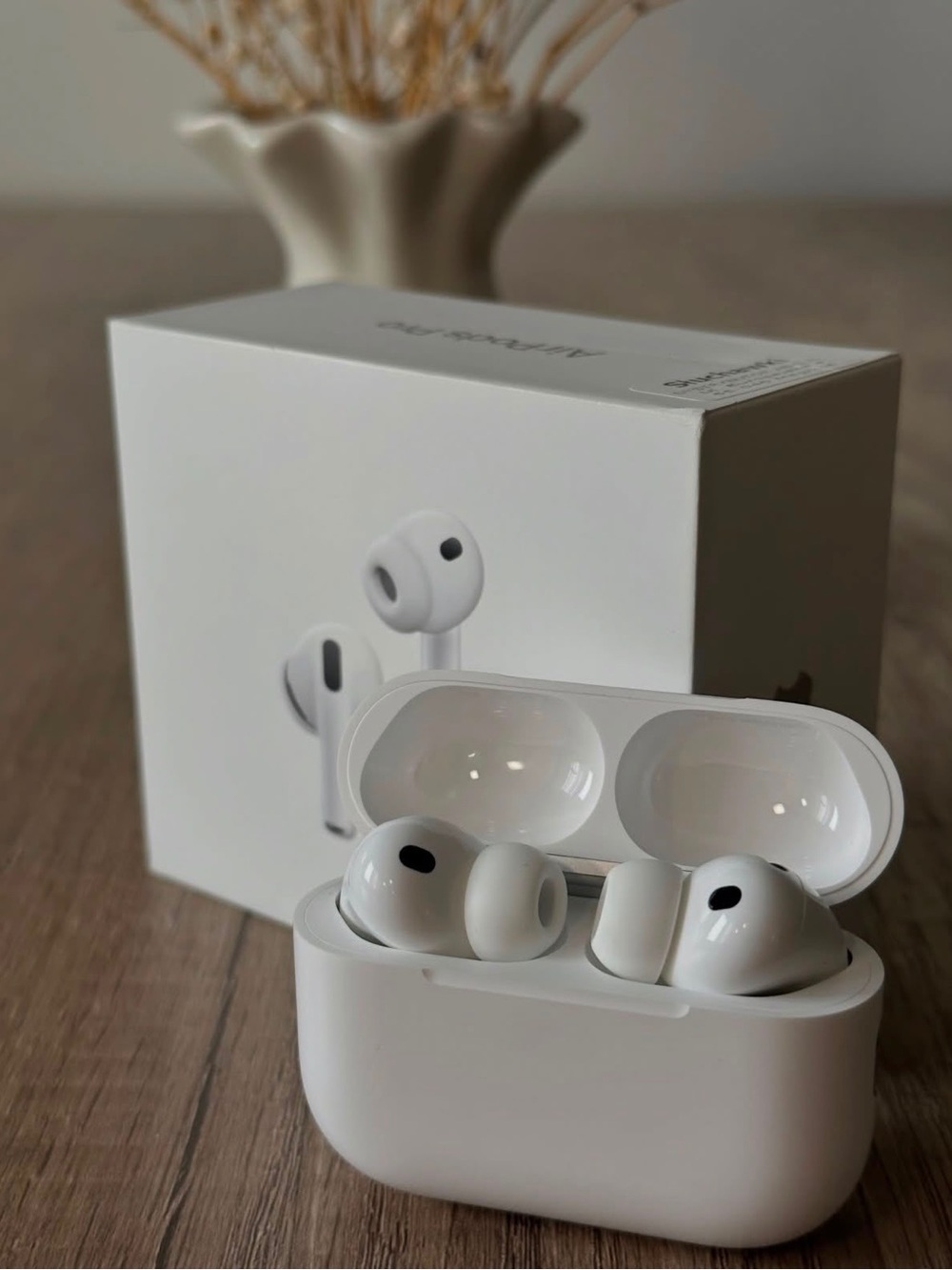 Apple AirPods Pro2 Wireless Earbuds in White